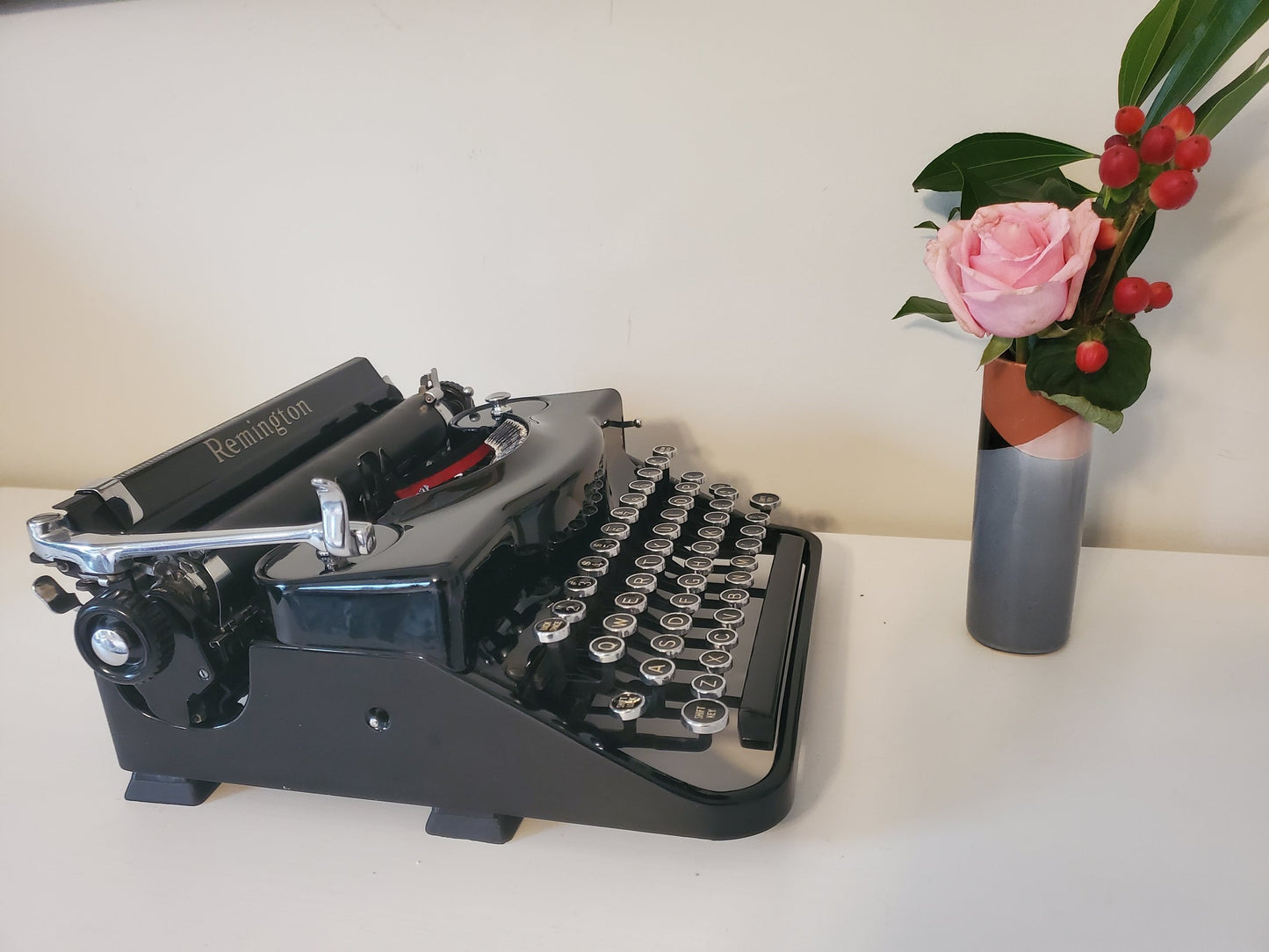 Circa 1938 Remington Model 1 'Noiseless' aka 'Speed' Working Typewriter with Case