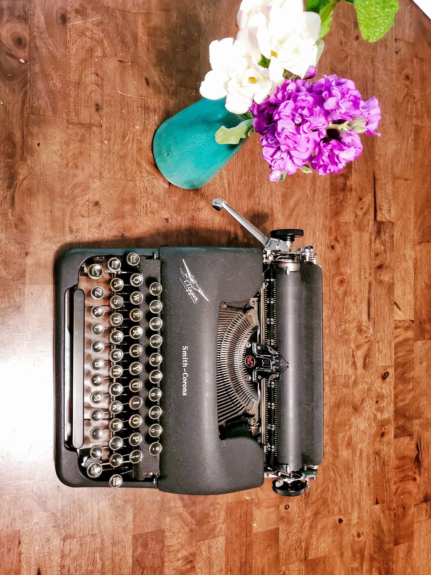 Circa 1946 Smith Corona Clipper Portable Typewriter with Case