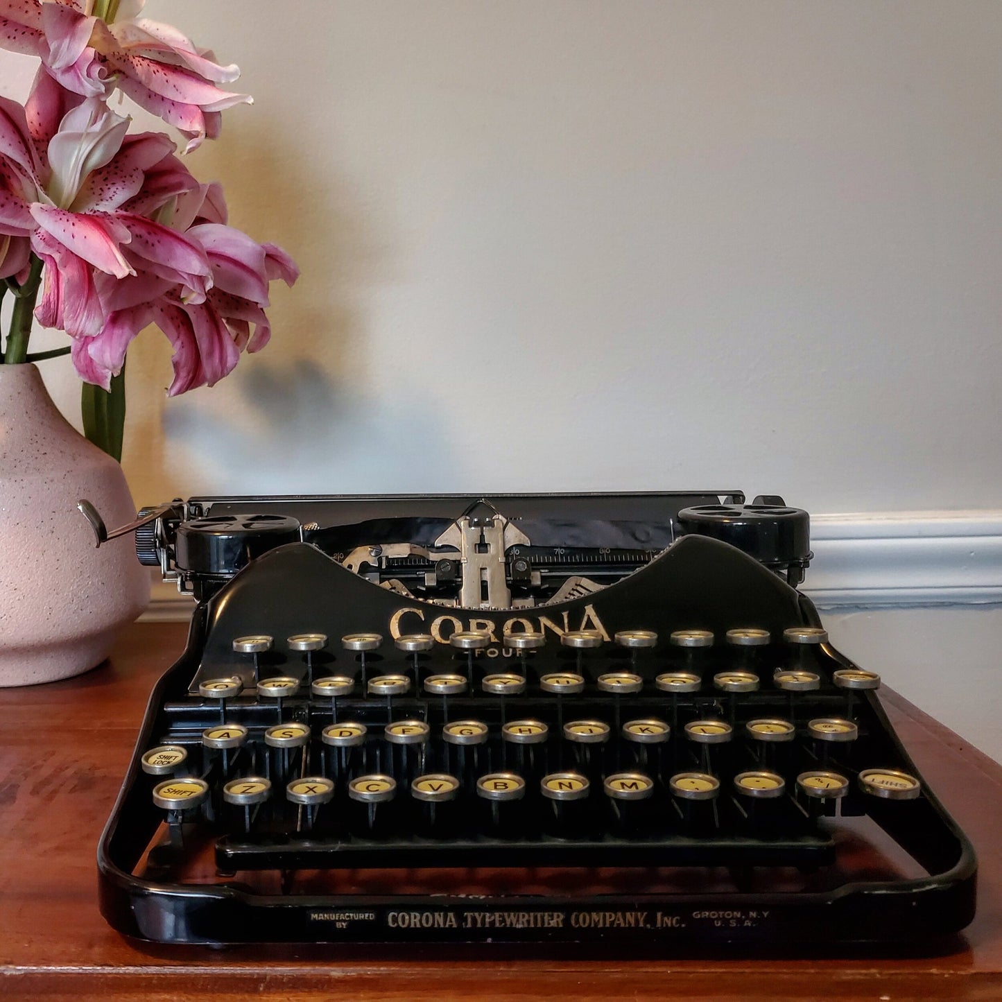 Corona Four vintage typewrter in stunning condition. With case, Working Guarantee, Lifetime Tradein Policy.